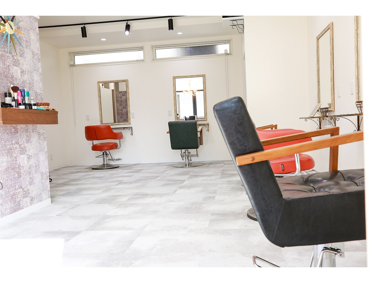 PLUME hair design の店内