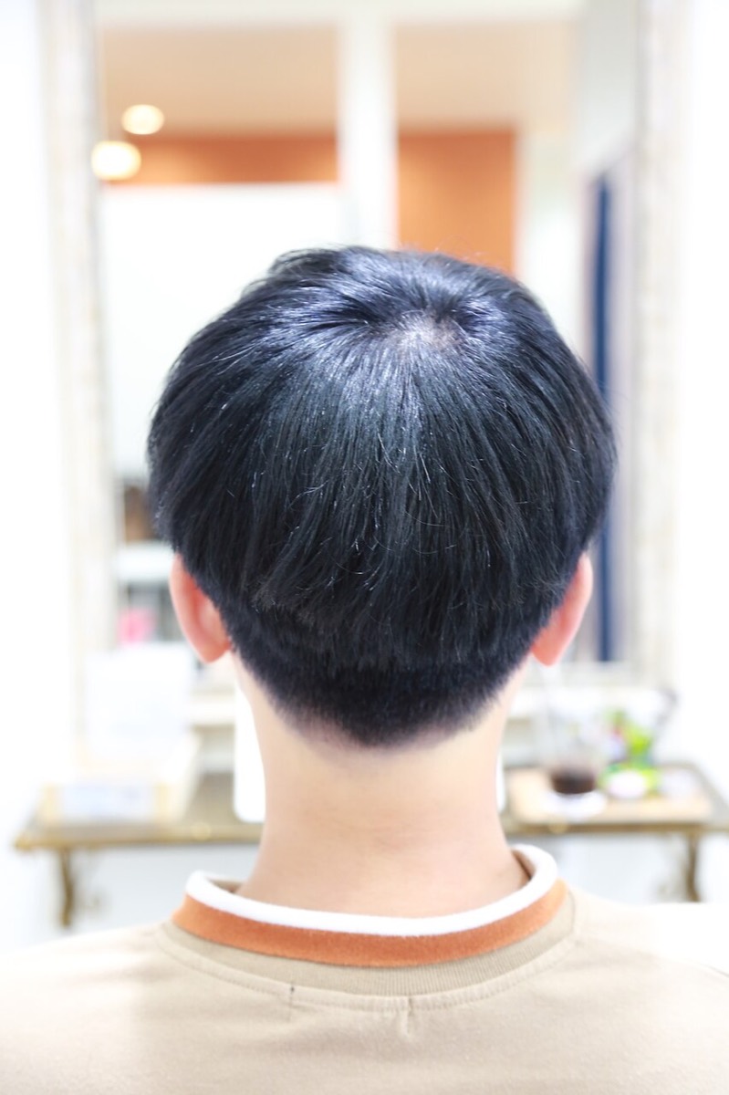 メンズのくせ毛、縮毛矯正とカットどちらで直す？前髪だけ・全体の選び方